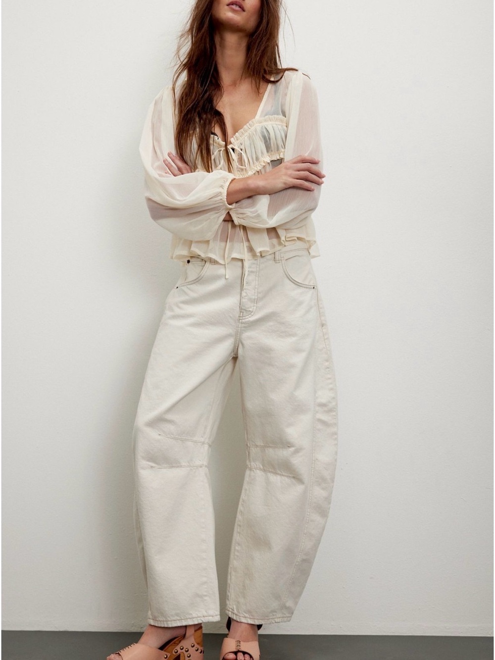 Free People Good Luck Mid Rise Barrel Jeans in “Milk” size 29